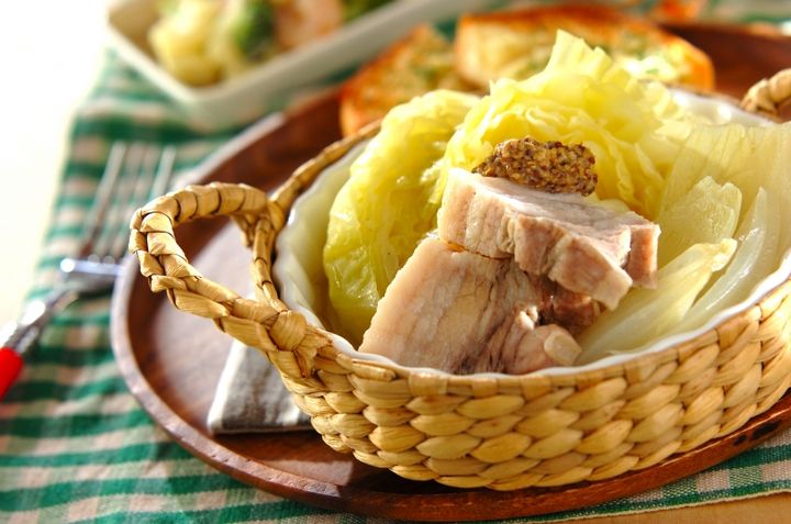 野菜くずを活用！春キャベツと豚バラのトロトロ煮込み