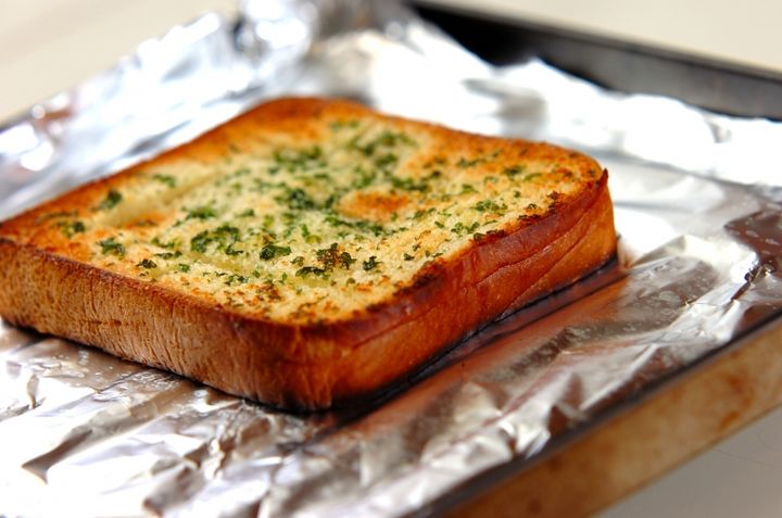 ガーリックトーストの作り方1