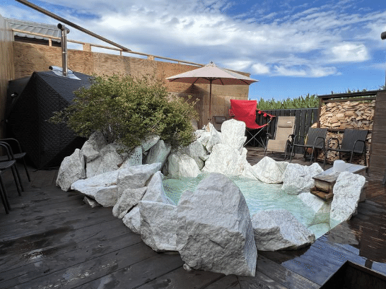 風神石の水風呂画像