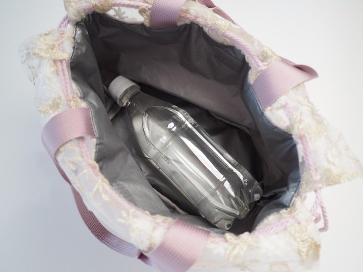 画像1: うれしい2WAY仕様。軽やかな見た目も、大きめのお弁当も入る大きさが◎