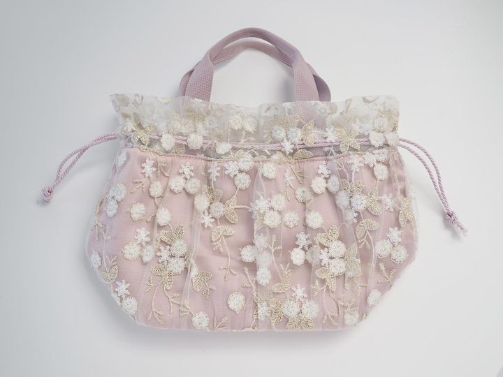 画像2: うれしい2WAY仕様。軽やかな見た目も、大きめのお弁当も入る大きさが◎