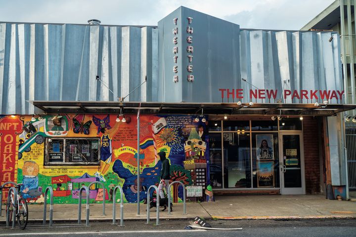 New Parkway Theater カルフォルニアの映画館