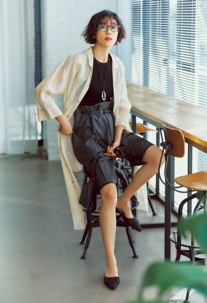 トレンド コノーヒールミュール 脚長効果 半端丈パンツ