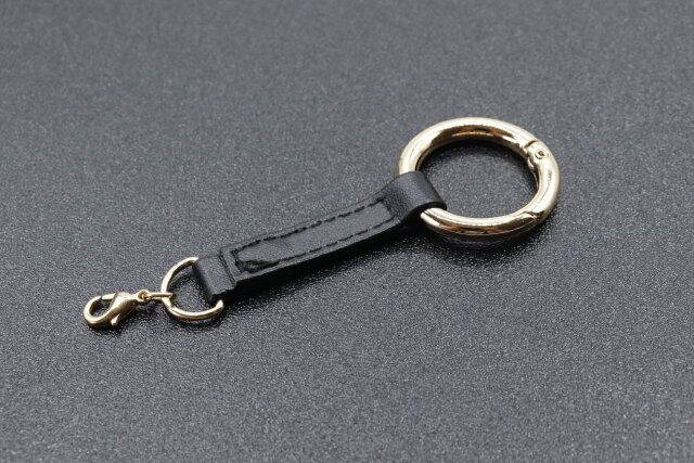 セリアのキーリング カラビナ