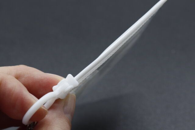 キャンドゥのアクスタ用ケース ミニのファスナー