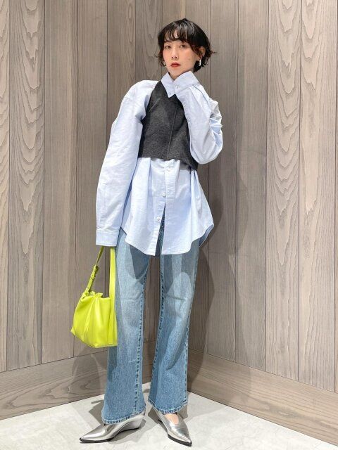 大人女子におすすめの春シャツコーデ