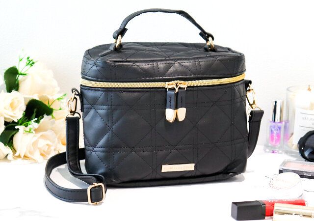 使いやすくておしゃれな付録バニティバッグ