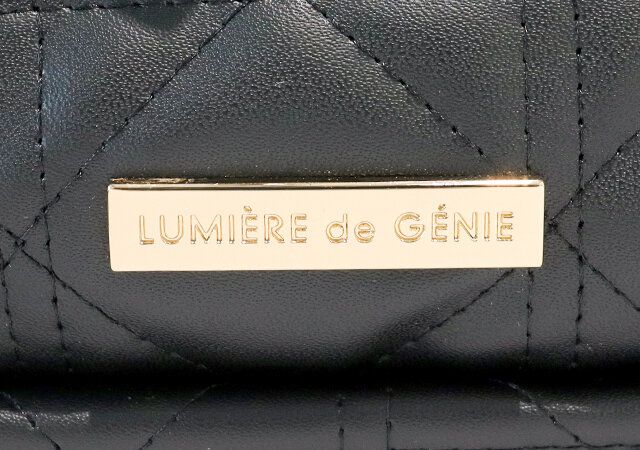 ブランドロゴプレート