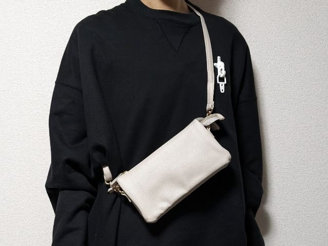 スマホショルダーをかけたところ