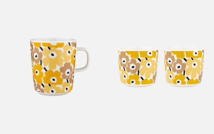 （左）日本限定 2.5dl マグカップ￥3,740 （右）日本限定 2dl コーヒーカップセット￥6,600