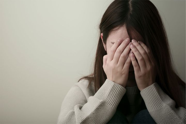 失恋した女性のイメージ