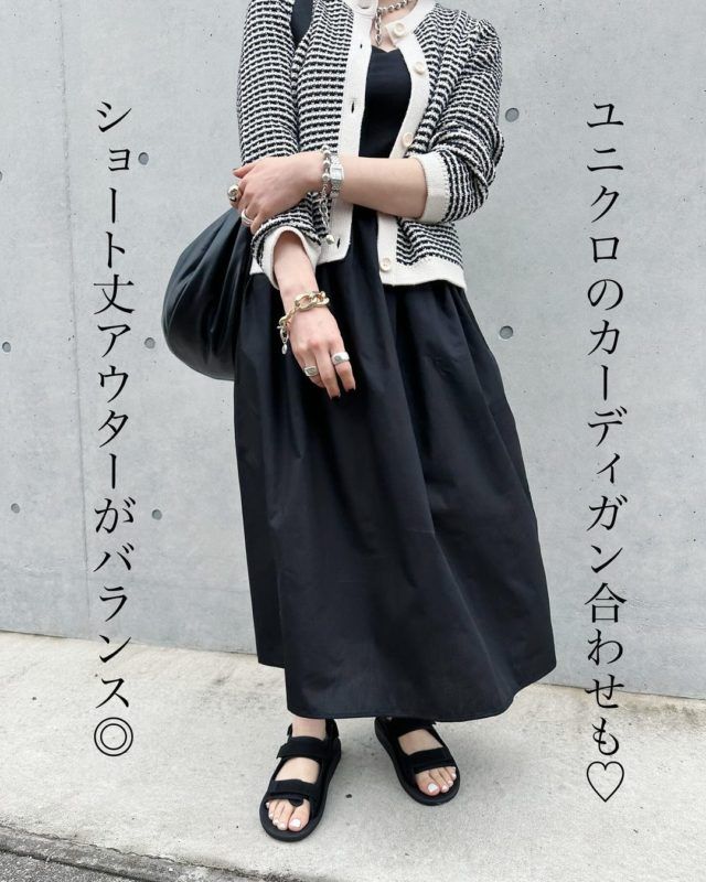 UNIQLO「サンダルコーデの女性１」
