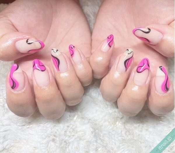 Marcelinaが投稿したネイルデザイン [photoid:I0116464] via Itnail Design (731780)