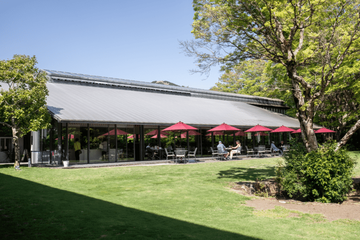 ジュエリースイーツビュッフェに心ときめく♪ 箱根ラリック美術館併設のレストラン「箱根 エモア・テラス」