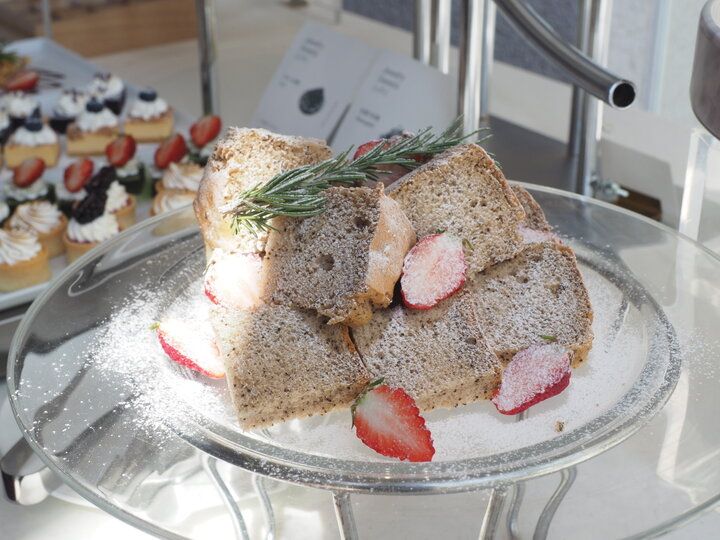 ジュエリースイーツビュッフェに心ときめく♪ 箱根ラリック美術館併設のレストラン「箱根 エモア・テラス」