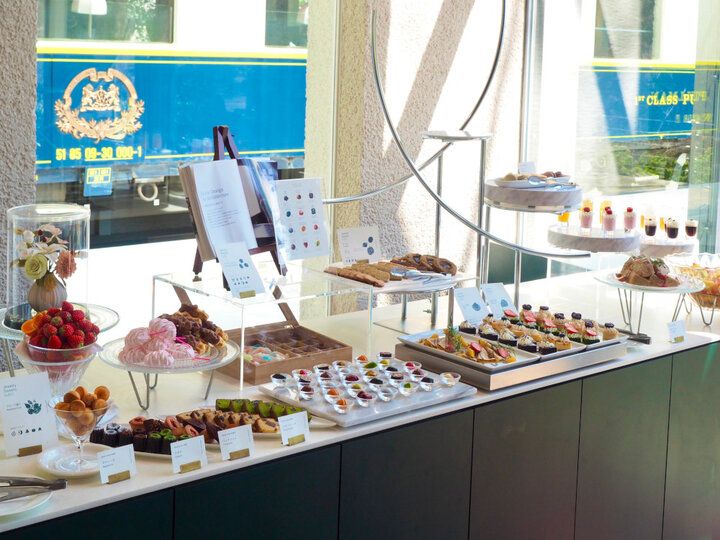 ジュエリースイーツビュッフェに心ときめく♪ 箱根ラリック美術館併設のレストラン「箱根 エモア・テラス」