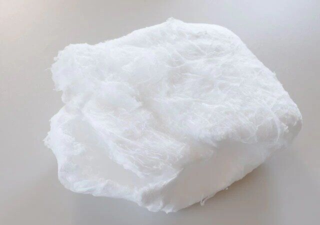 ダイソーのナノ繊維の油吸着材のわたぐも