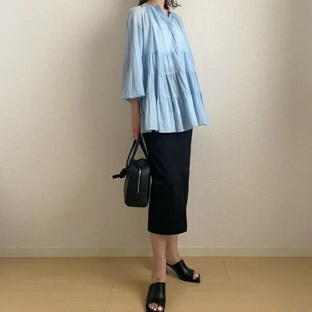 2024年春の大人のブラウスコーデ