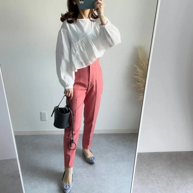 2024年春の大人のブラウスコーデ