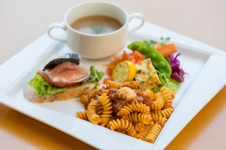 世界文化遺産・国立西洋美術館のミュージアムカフェでアートなランチを/上野「CAFÉ すいれん」