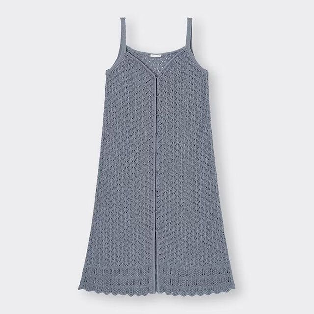 透かし編みニットジレのブルー