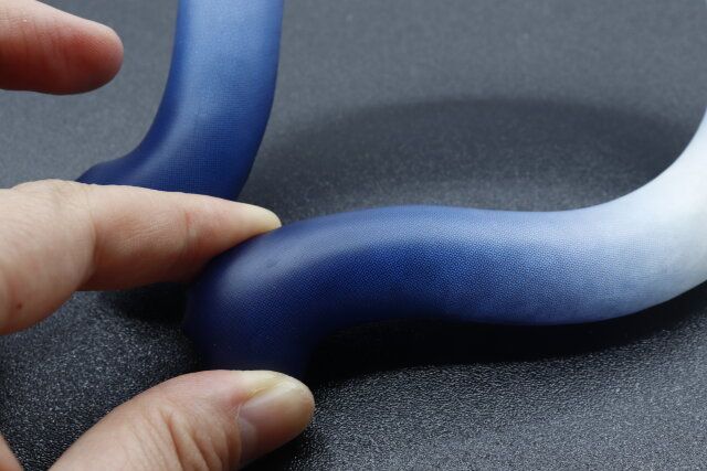 ダイソーのクールネックバンド（グラデーション、M）のデザイン