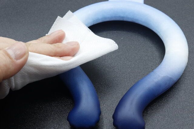 ダイソーのクールネックバンド（グラデーション、M）