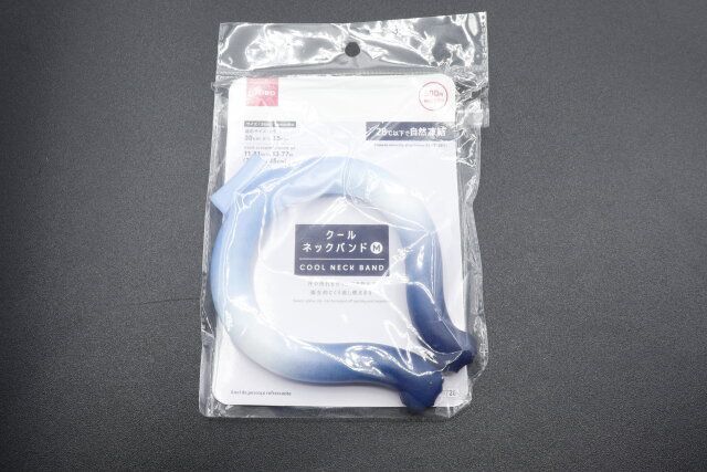 ダイソーのクールネックバンド（グラデーション、M）のパッケージ