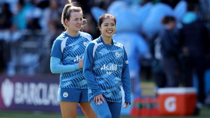 長谷川唯、笑顔が素敵なマンチェスター・シティの後輩からも愛されていた！「love you」