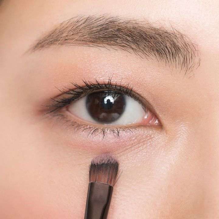 【大人の涙袋メイク】涙袋がない人でも、失敗しない！ 自然に華やぐメイクテク４選_13