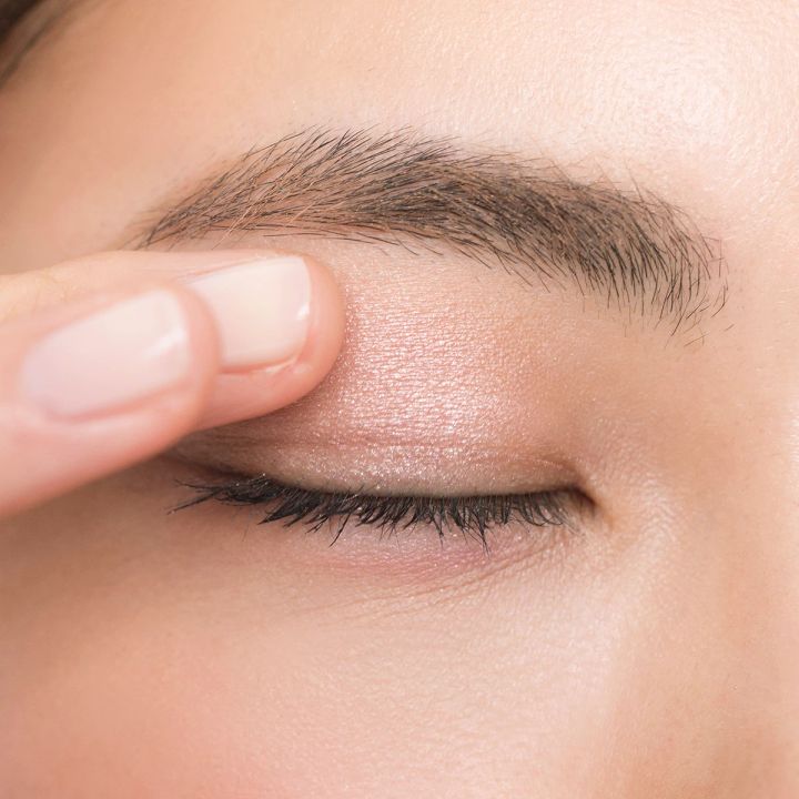 【大人の涙袋メイク】涙袋がない人でも、失敗しない！ 自然に華やぐメイクテク４選_12