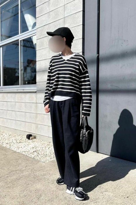 クロ_ボーダーVネックショートセーター_2