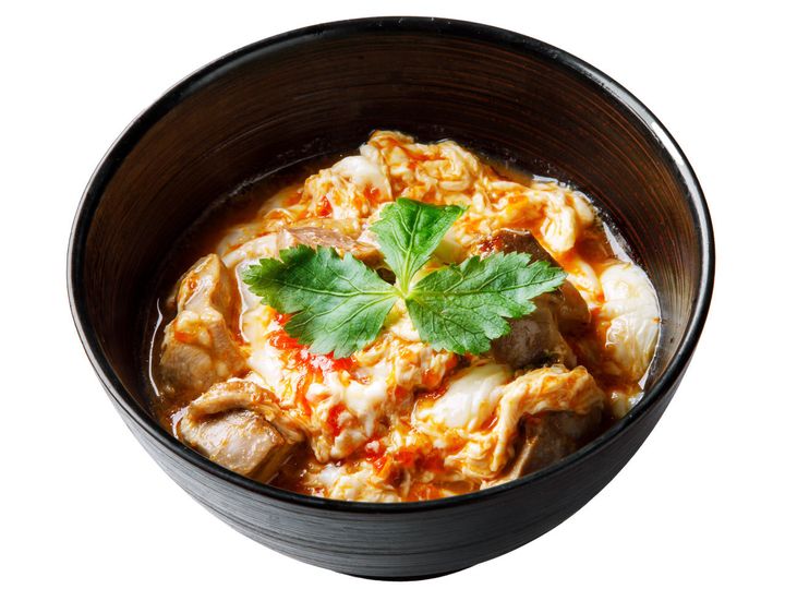 六本木『鶏焼き肉 囲』の「地鶏の親子丼」