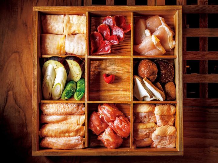 六本木『鶏焼き肉 囲』の「囲箱」