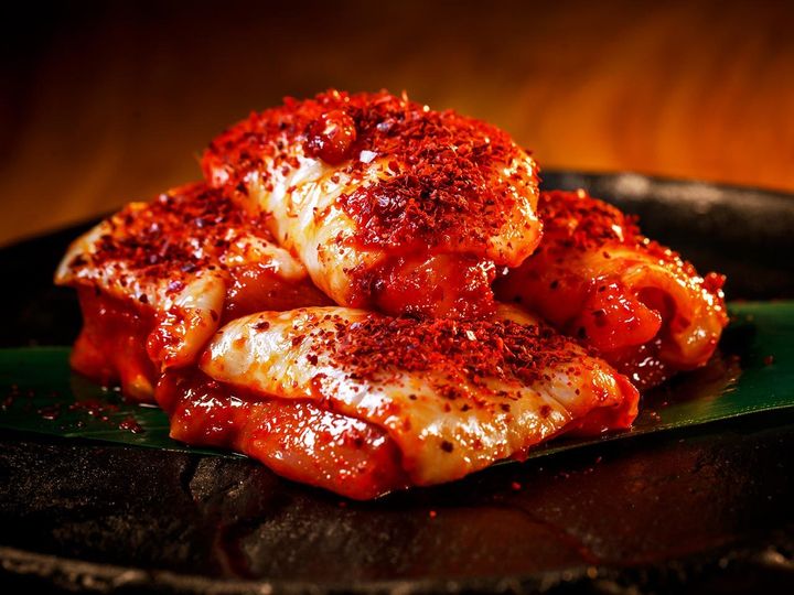 六本木『鶏焼き肉 囲』の「辛味噌ふりそで」