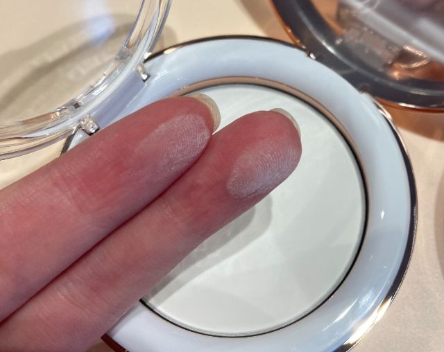 シルキースキンパウダーのスウォッチ