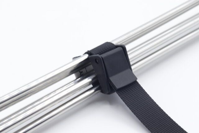 セリアのたためる水切りラックを畳めてバンドで止める