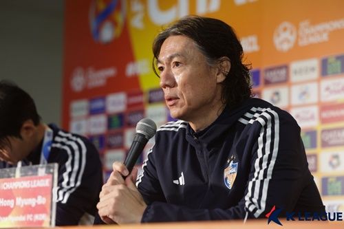 ホン・ミョンボ監督