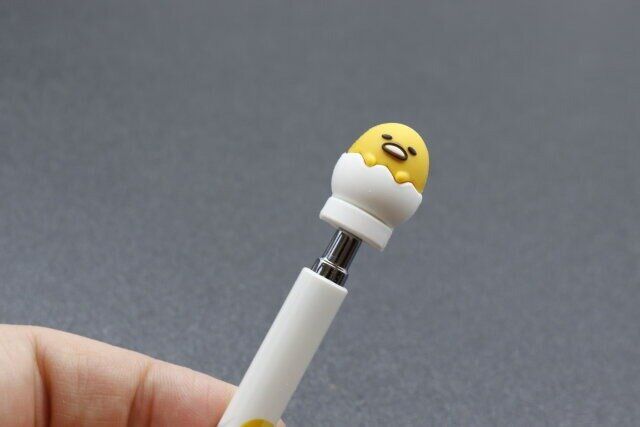 ダイソーの超かわいいマスコットボールペン（ぐでたま）、修正テープ G／U