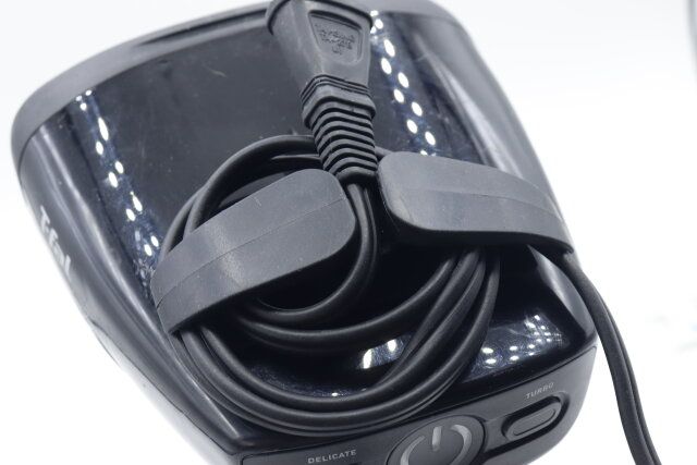 セリアの曲げられるコードホルダー