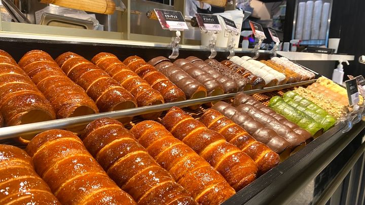 キラキラ光る生地の表面が美しい！