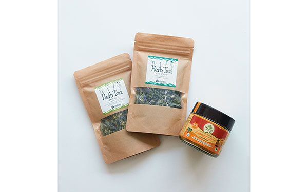 otofukuのハーブティーやインドで購入したORGANIC INDIA TURMERIC LATTE