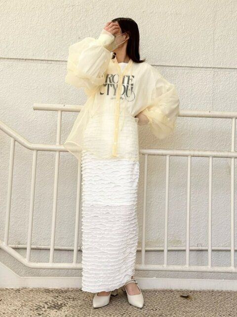 春のシアートップスコーデ