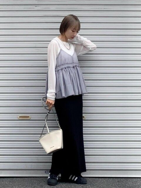 春のシアートップスコーデ