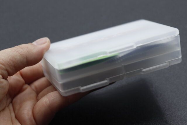 セリアの両面収納 小物ケースの厚み