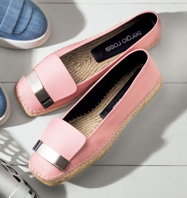 セルジオ ロッシ 春の新作シューズ ピンク色のエスパドリーユ