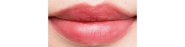 黄み寄りピンクできちんと感がアップ！