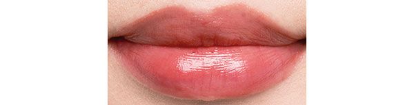 素の唇を引き立てる粘膜カラー