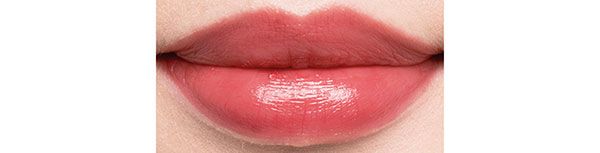 デイリーになじむコーラルレッド