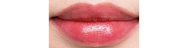 いちごピンクでキュートな表情に